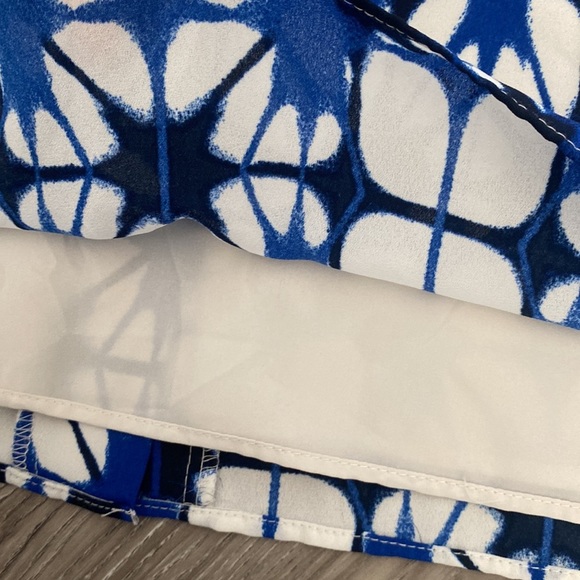 Banana Republic Blue and White Blouse - Picture 5 of 5